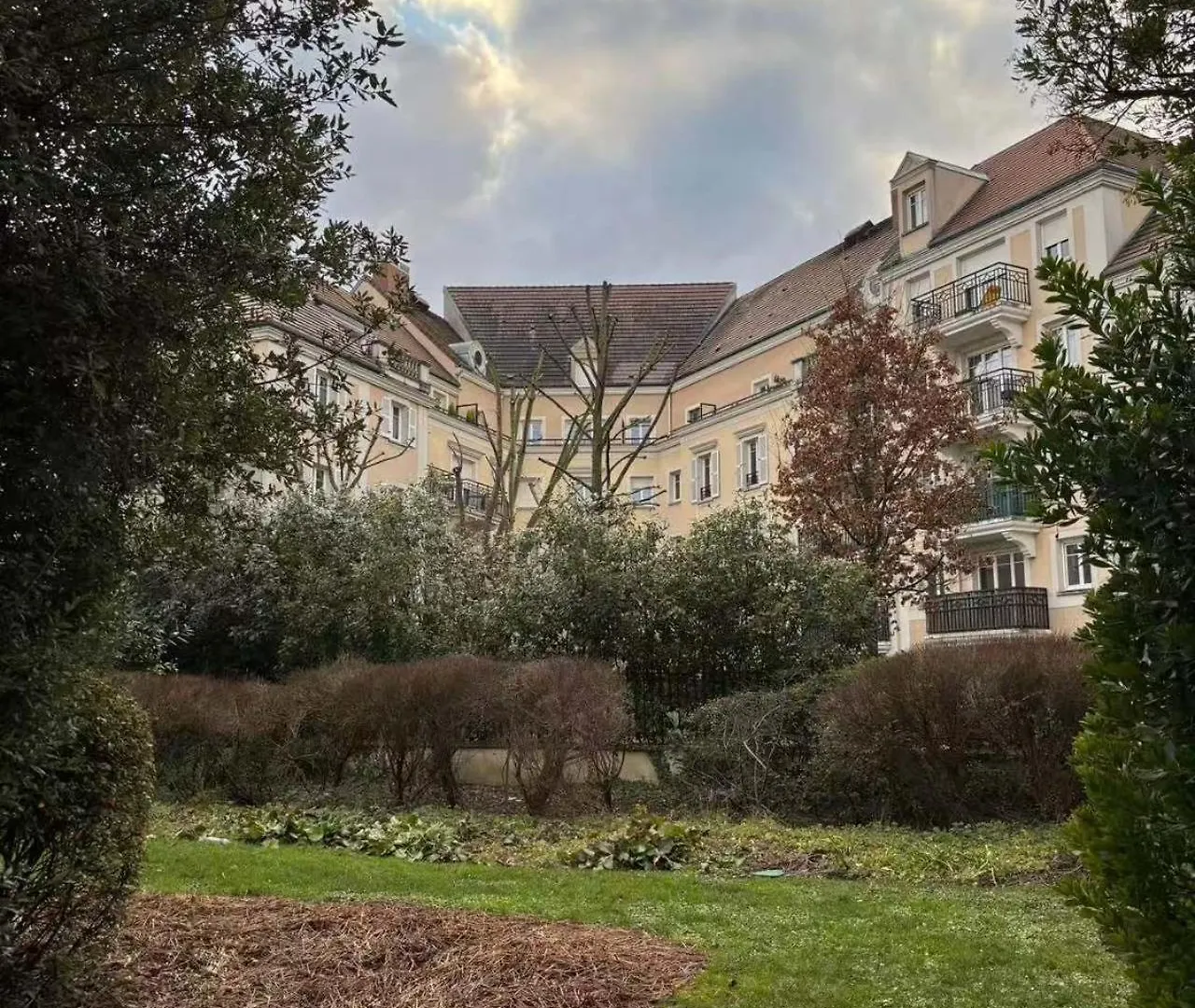 Appartement Calm Au Maison Des Arts De Plessis Le Plessis-Robinson